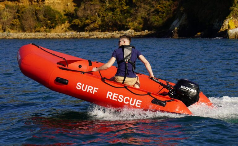 168_SURFRECUE380_01.jpg